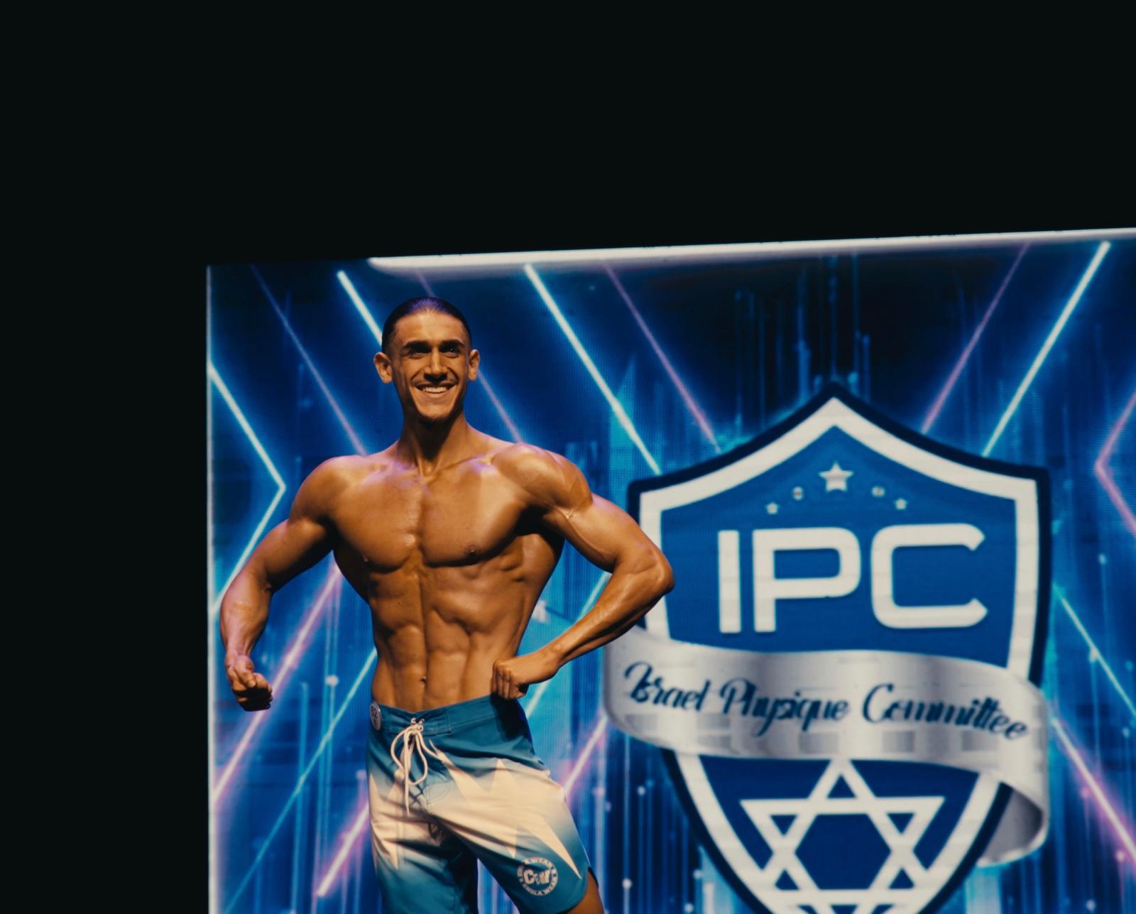 שמואל בן חמו על במת התחרות